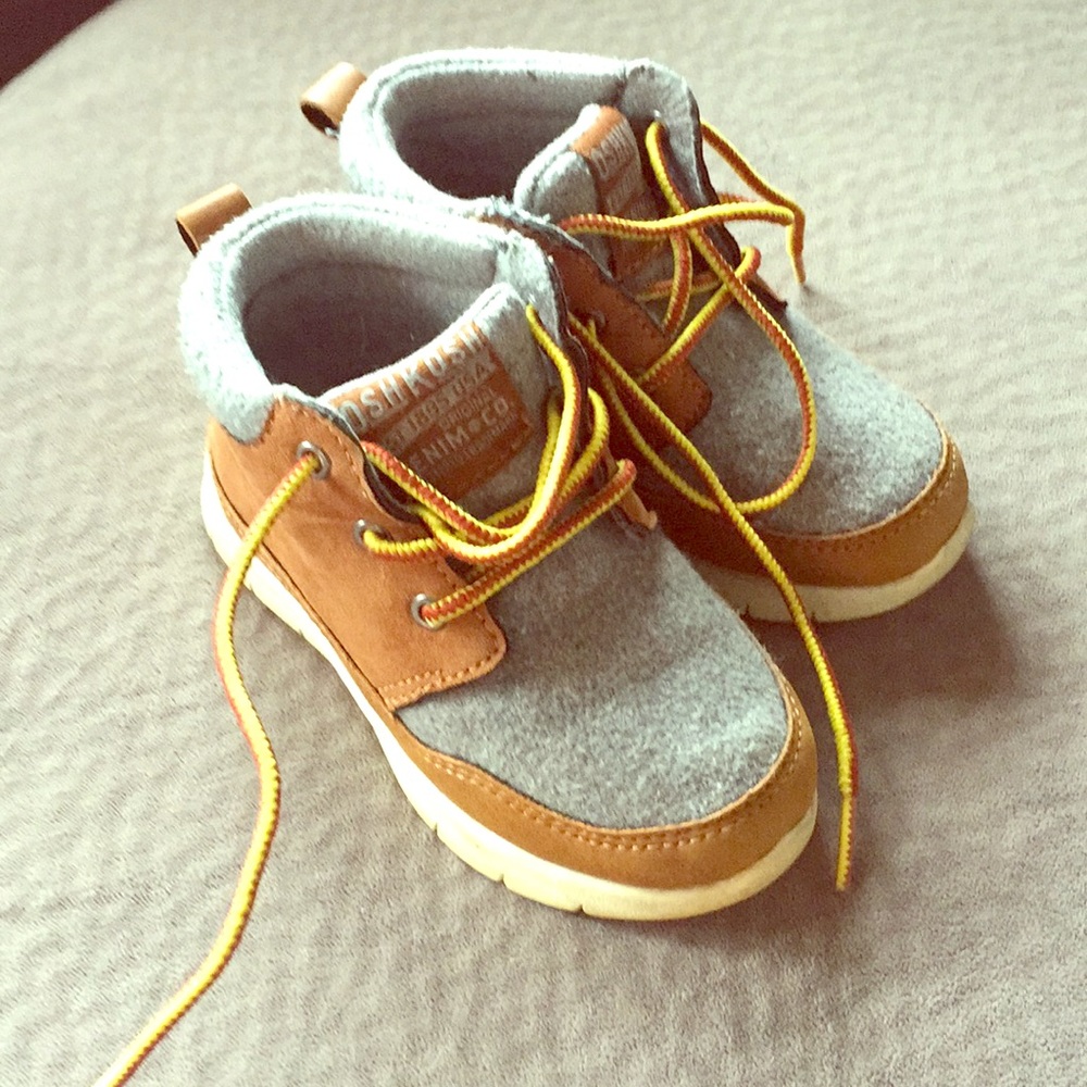 SOLD!!! Boys boot like sneakers